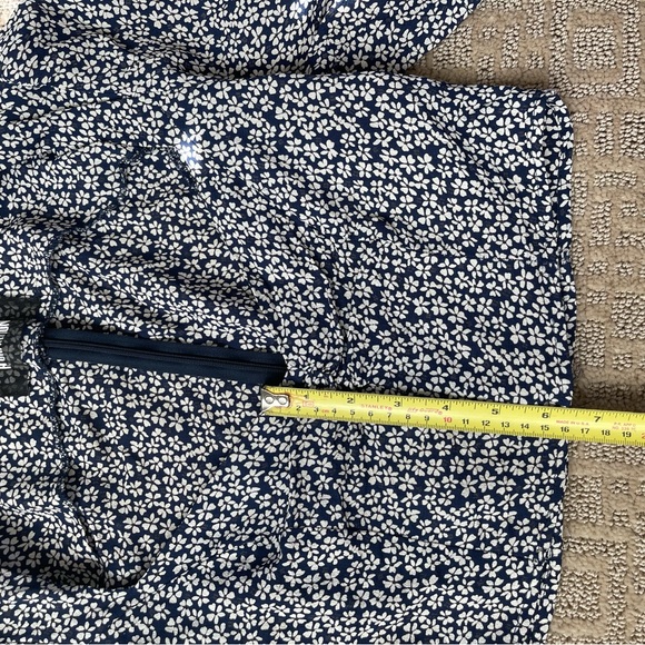 (4) Reformation Blue & White Floral Crop Top - Picture 11 of 11